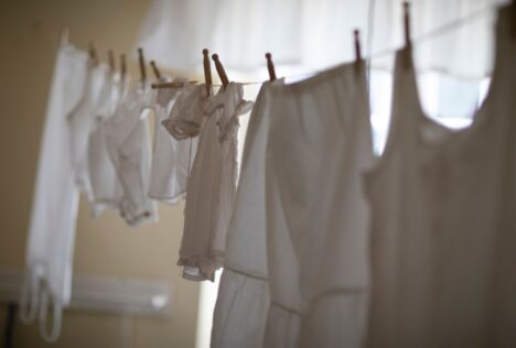 Cách luộc quần lót diệt khuẩn có tốt không - Hình ảnh minh họa chuẩn y khoa Ôm Care (1)