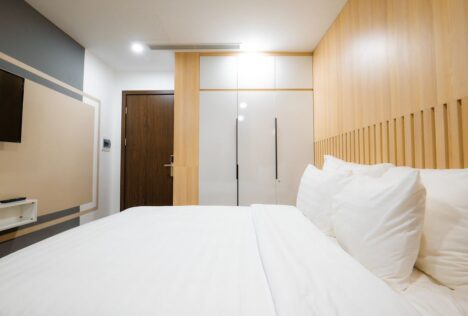 Nệm bị ẩm mốc phải xử lý thế nào - Hình ảnh minh họa chuẩn y khoa Ôm Care (1)